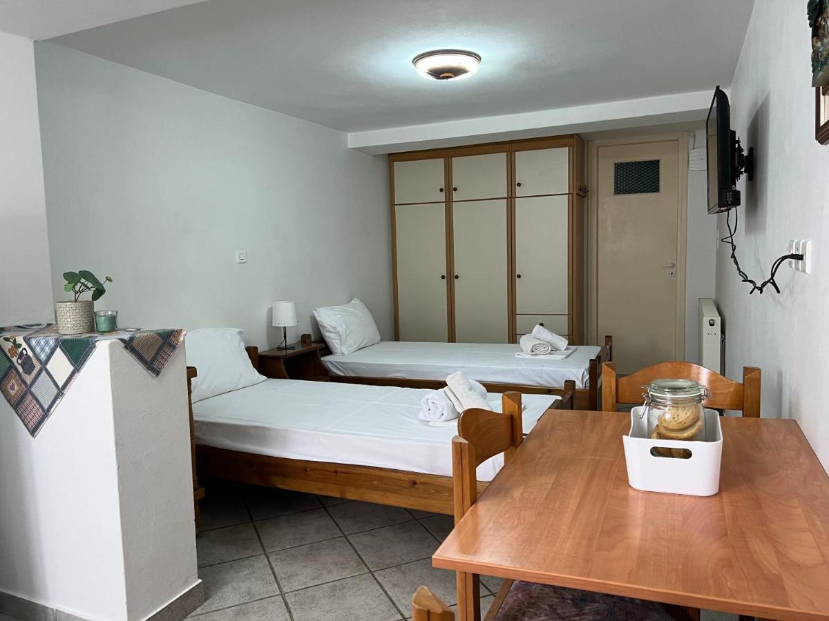 Athina Rooms Karvounades Exteriör bild