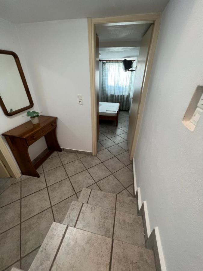 Athina Rooms Karvounades Exteriör bild