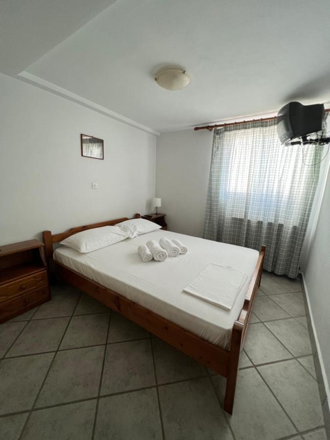 Athina Rooms Karvounades Exteriör bild
