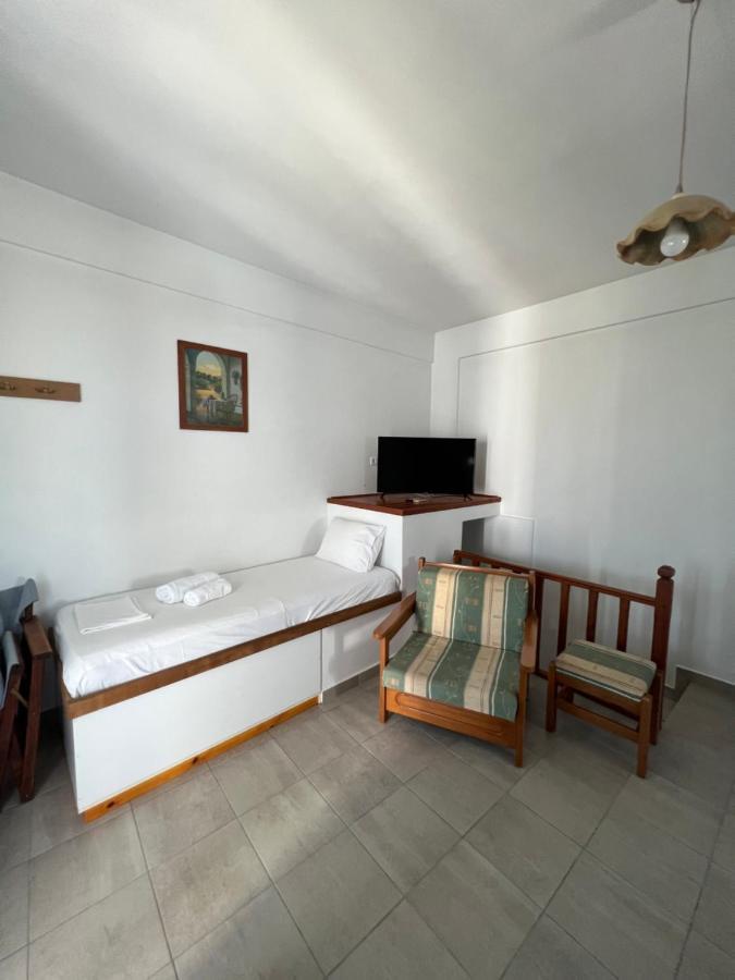Athina Rooms Karvounades Exteriör bild
