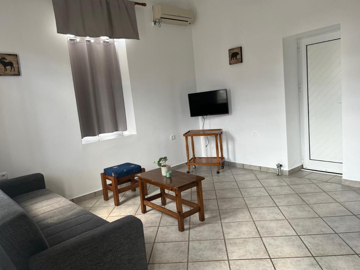Athina Rooms Karvounades Exteriör bild