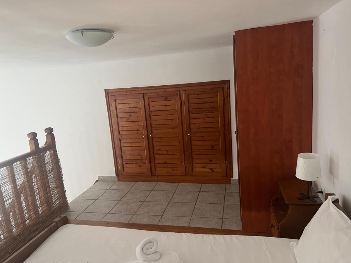 Athina Rooms Karvounades Exteriör bild