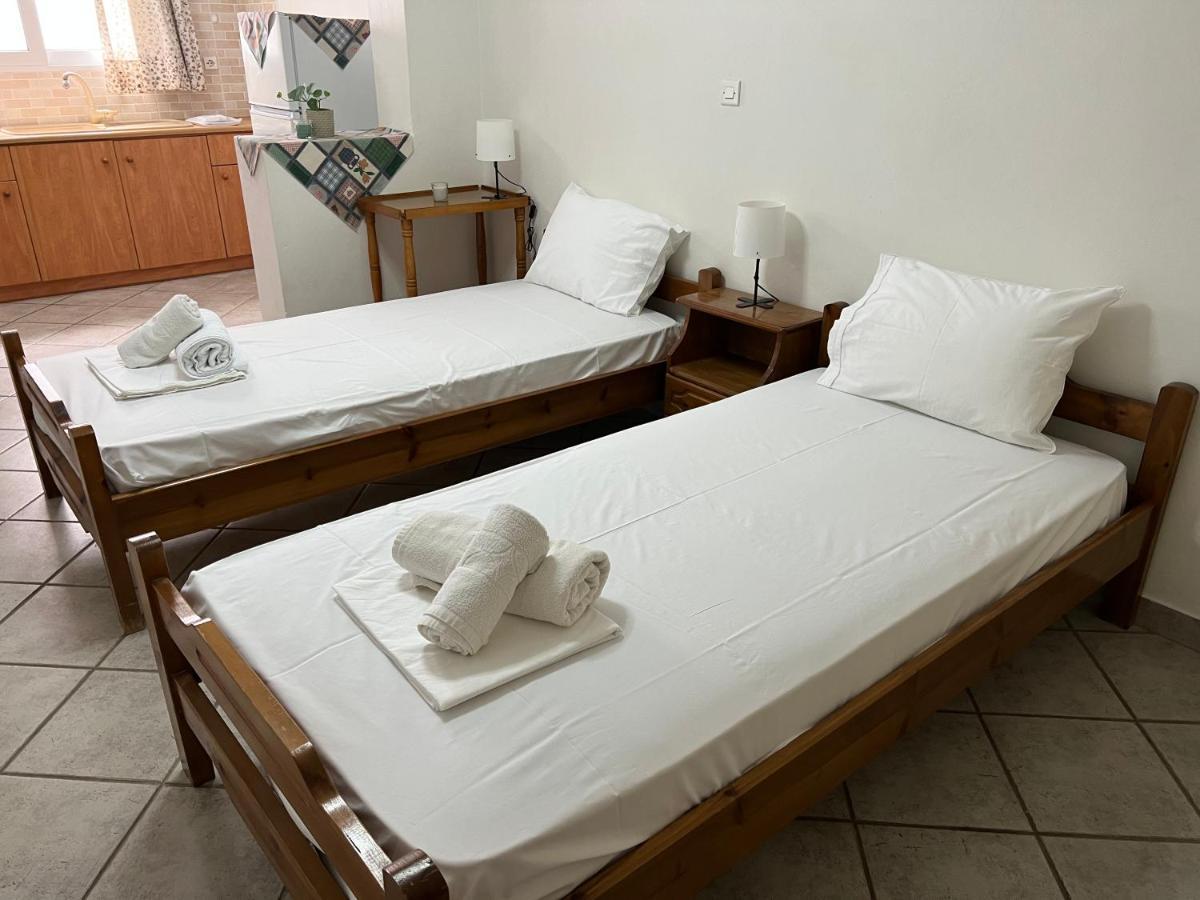 Athina Rooms Karvounades Exteriör bild