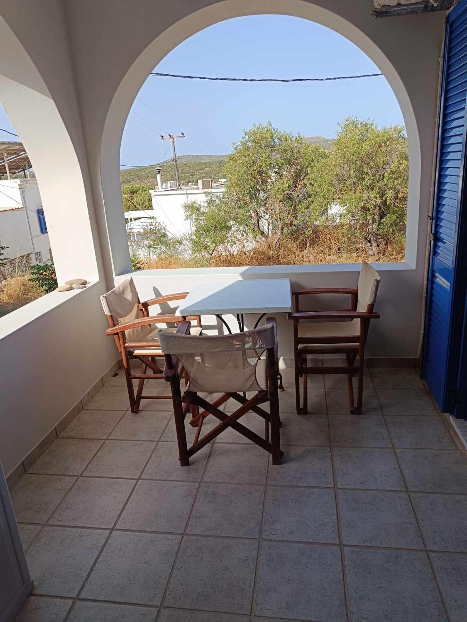 Athina Rooms Karvounades Exteriör bild